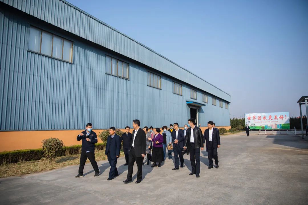 南京大学副校长一行莅临校友企业回龙吟（高密）酒业有限公司(图4)